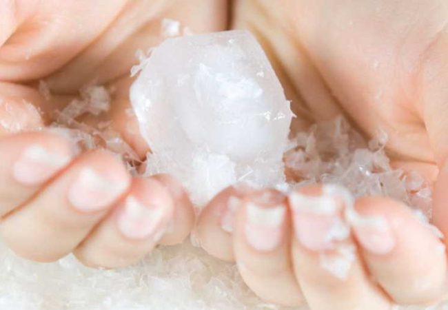 Is it okay to put ice on the face every day? Grab complete information here!
